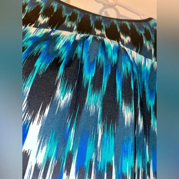 PerSeption Concept Abstract Top - Blue/Green/White/Black - Size Large - Picture 11 of 11